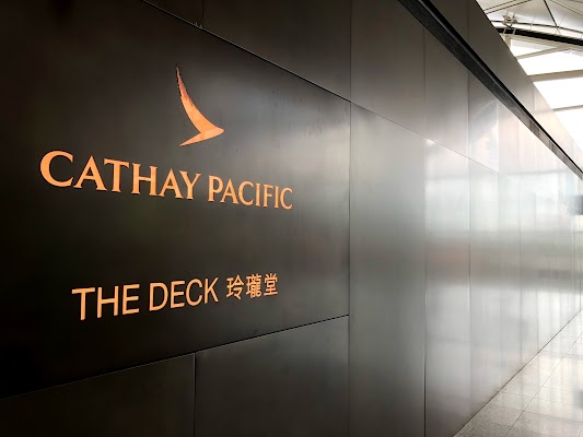 cathay-pacific-the-deck-business-class-lounge